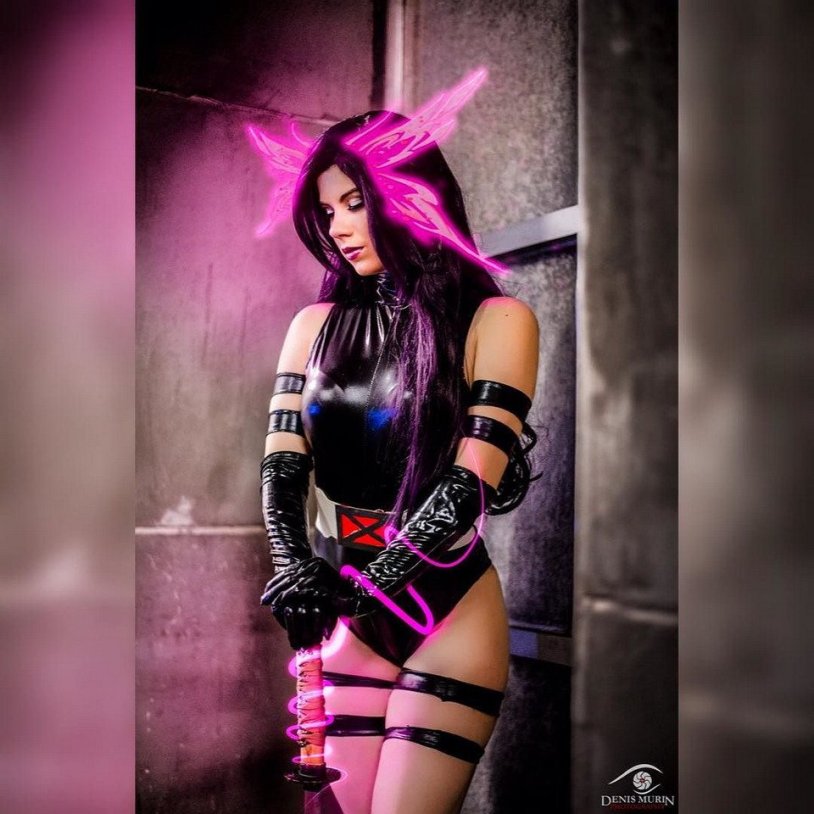 Mortal Kombat Sonya Cosplay