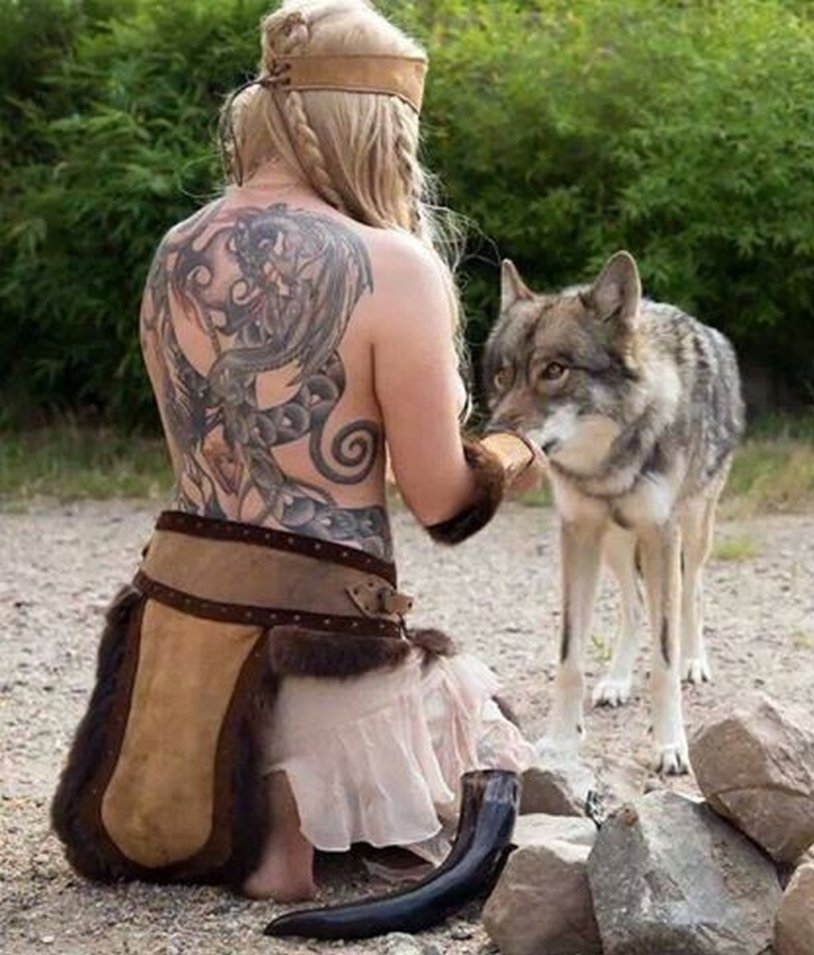 Women-warriors are cartoony