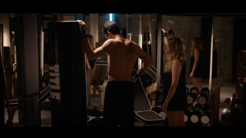 Josephine Langford and Hiro Fins