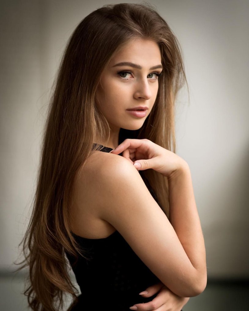Anna von klinski in a short dress