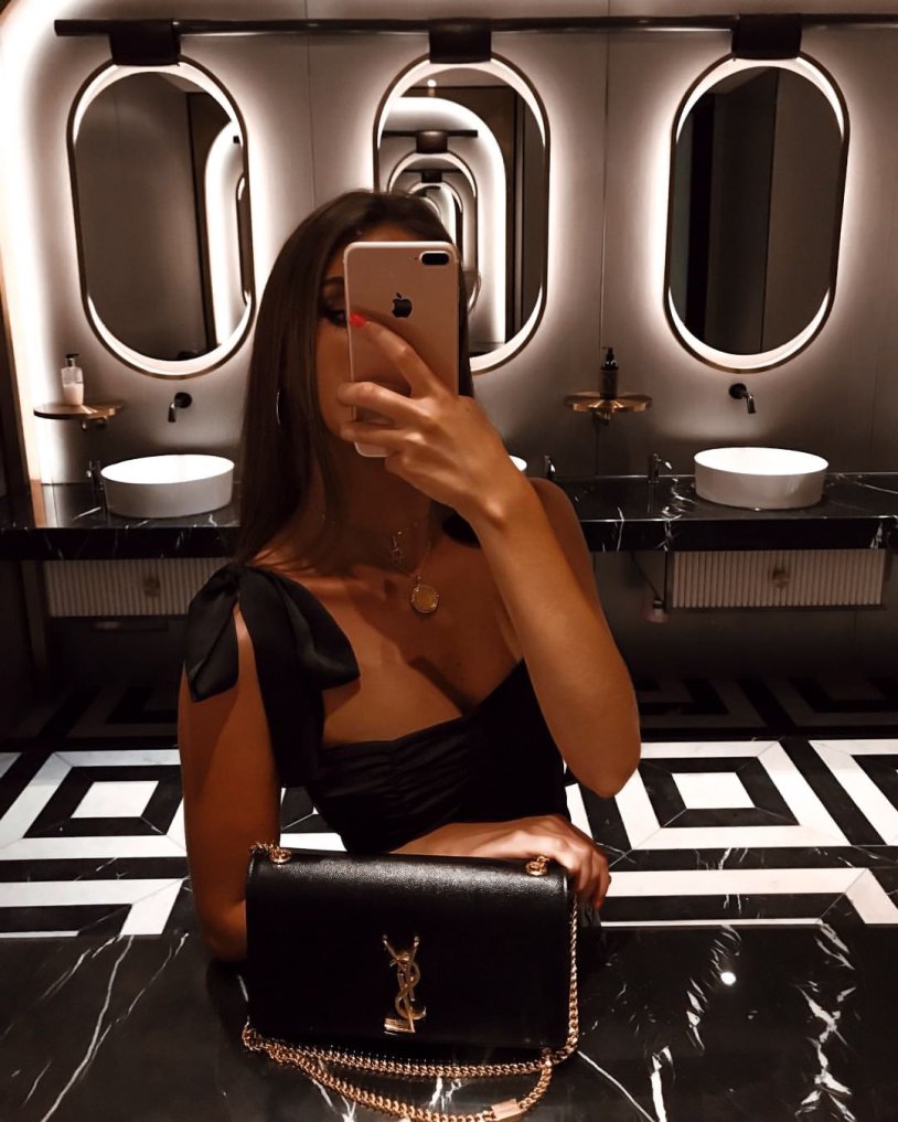 Girls in fur coats are beautiful in linen