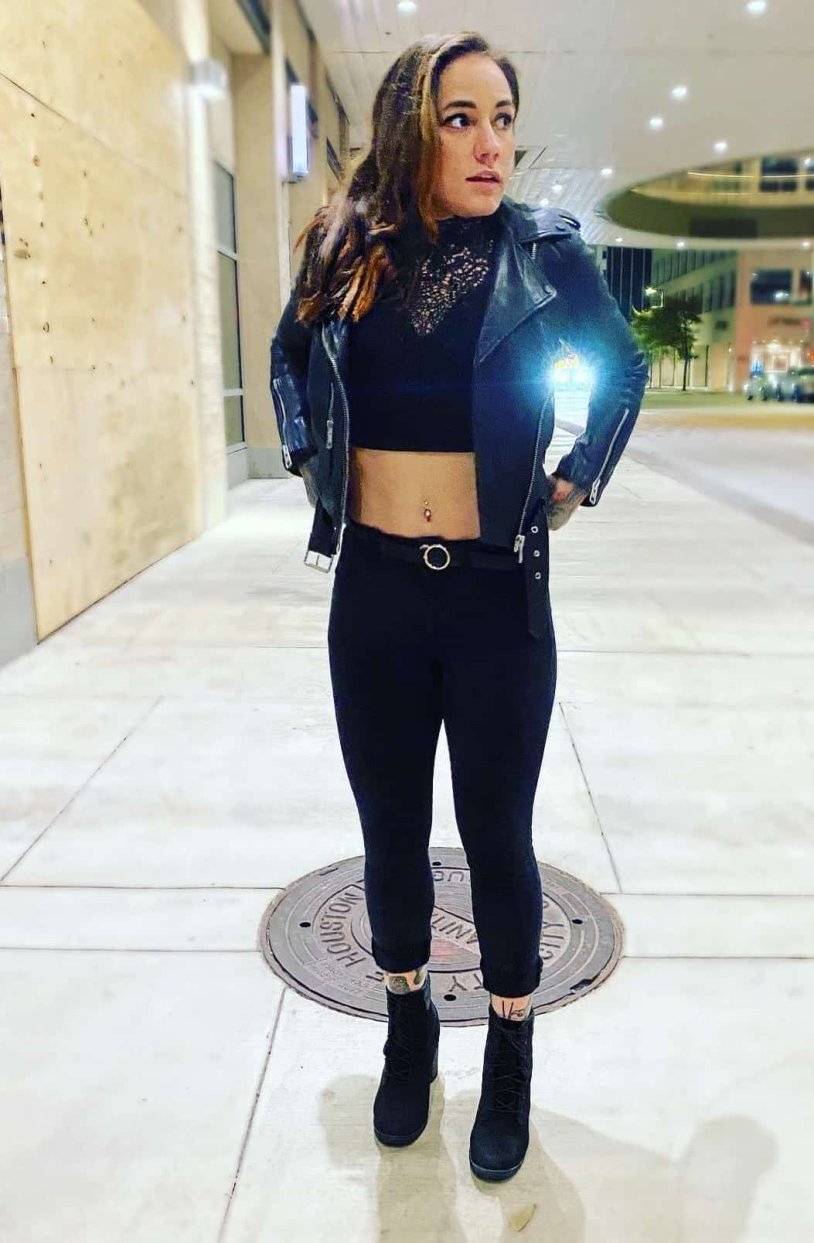 MMA girl Paige Vanzant