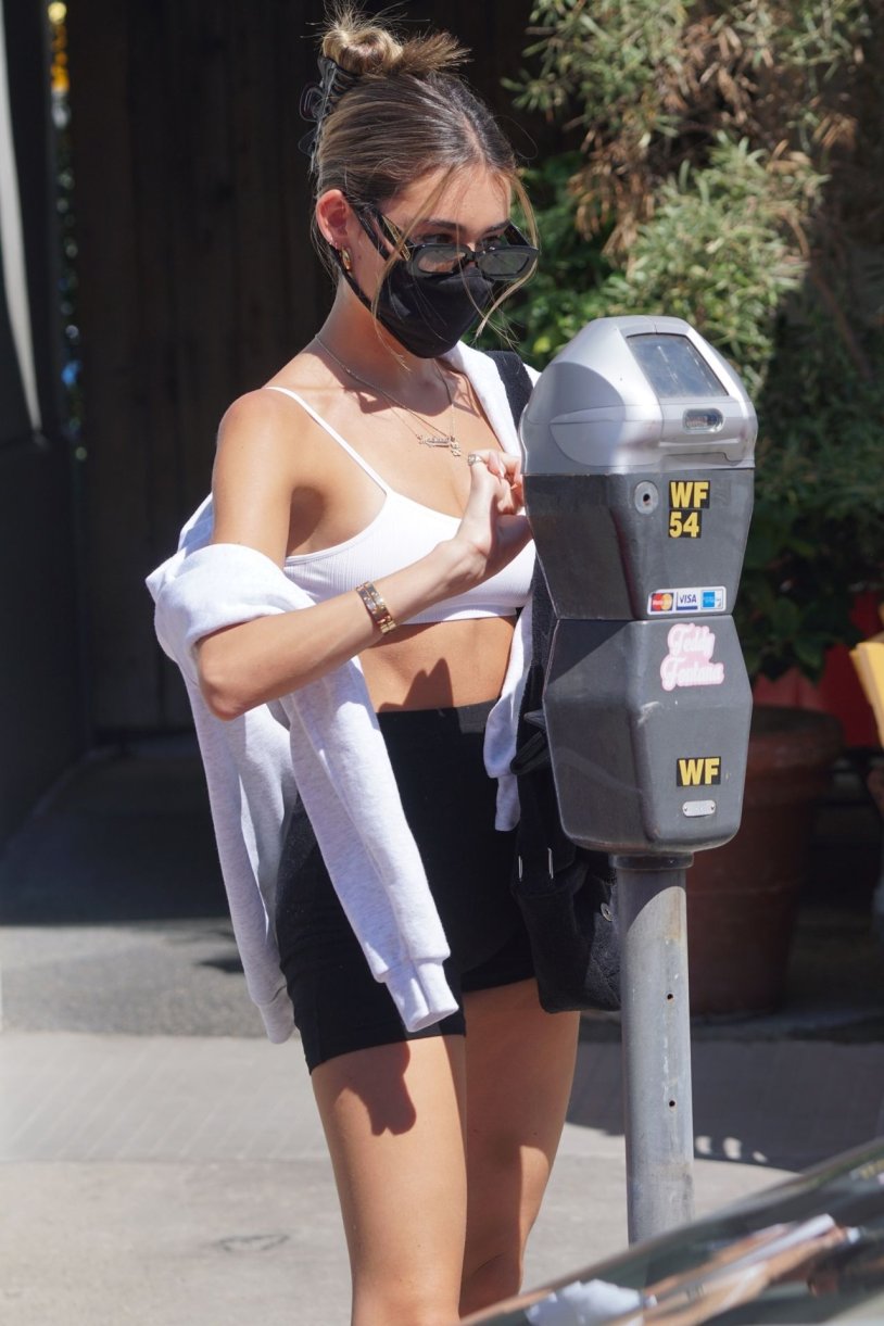 Madison Beer on stage