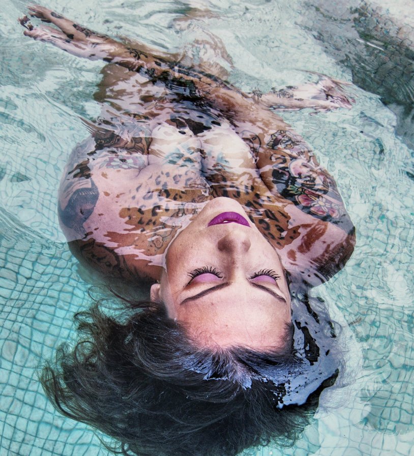 Daniel Kolbi-Kashman striptease