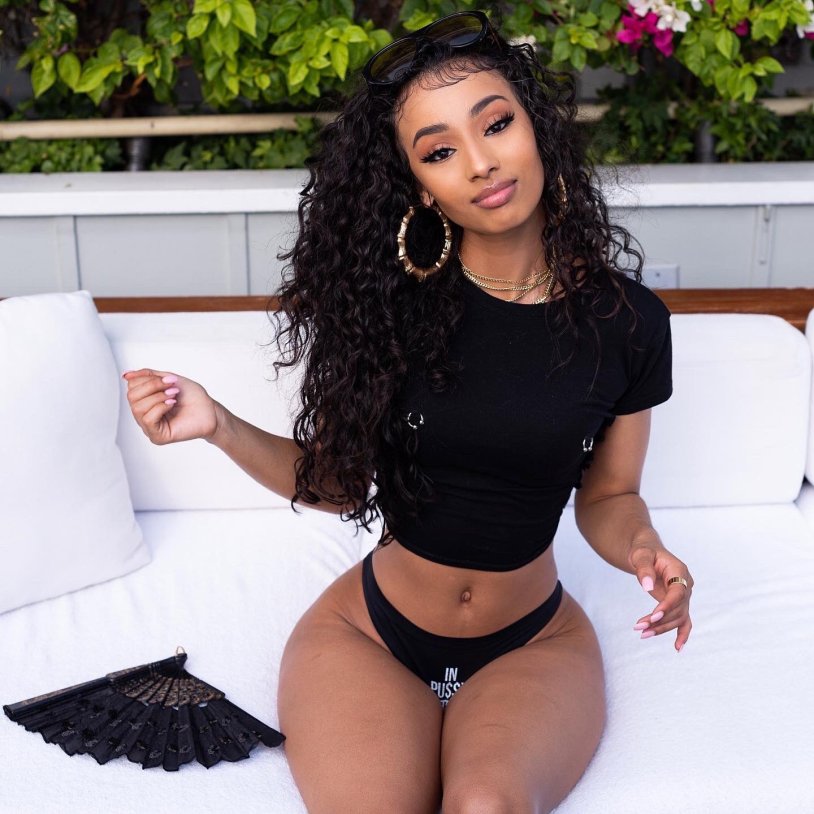 Moriah Mills in leggings