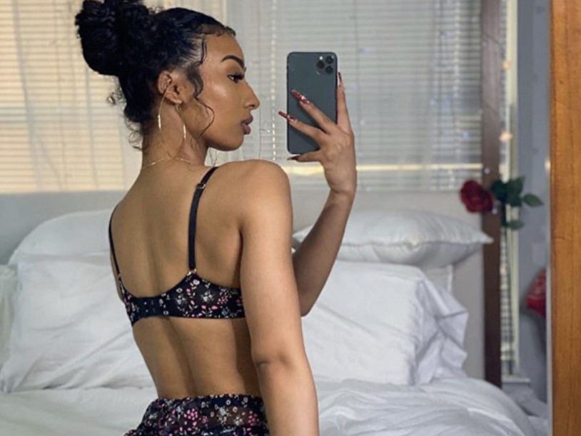 Berries in the leggings of GIF