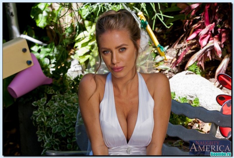 Samantha Seant and Nicole Eniston Lesbian