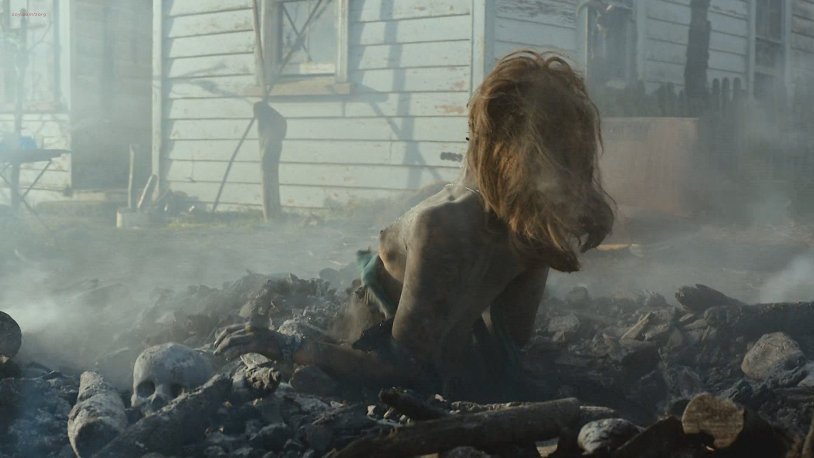 Lucy Lawless naked ominous dead