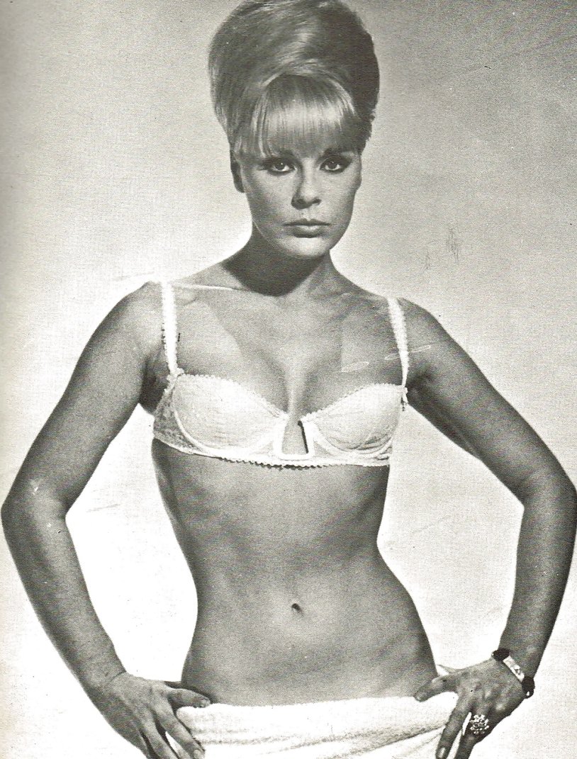 Actress Elke Zommer 18