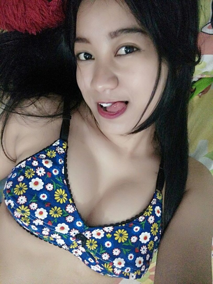 Kylin Kalani Model in bikini