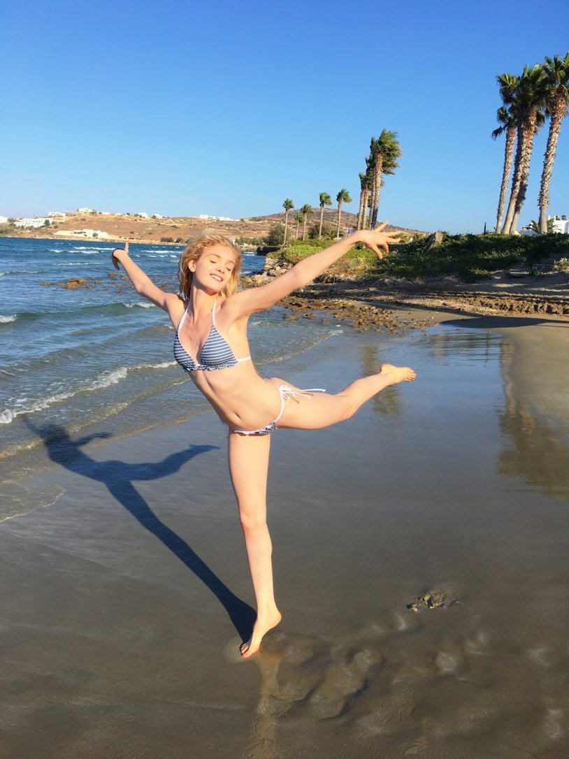 Elena Kampouris Legs