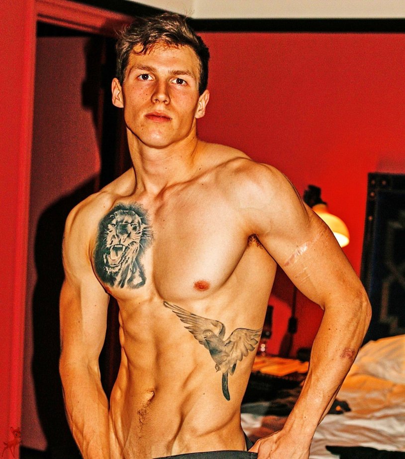 Jared Padaleki is supernatural torso