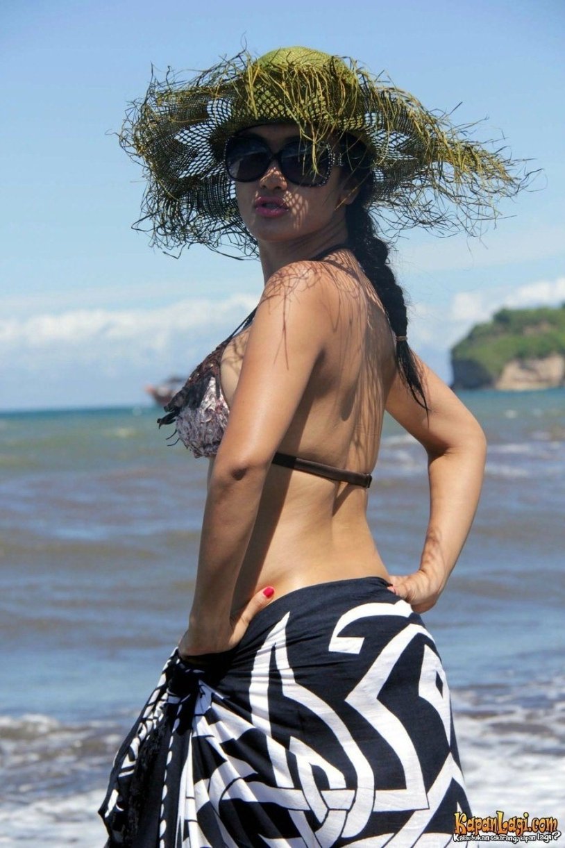 Julia Perez Berbikini