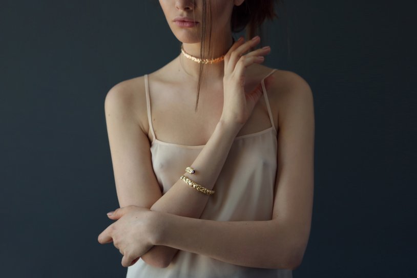 Anna Chipovskaya thaw bedding scene