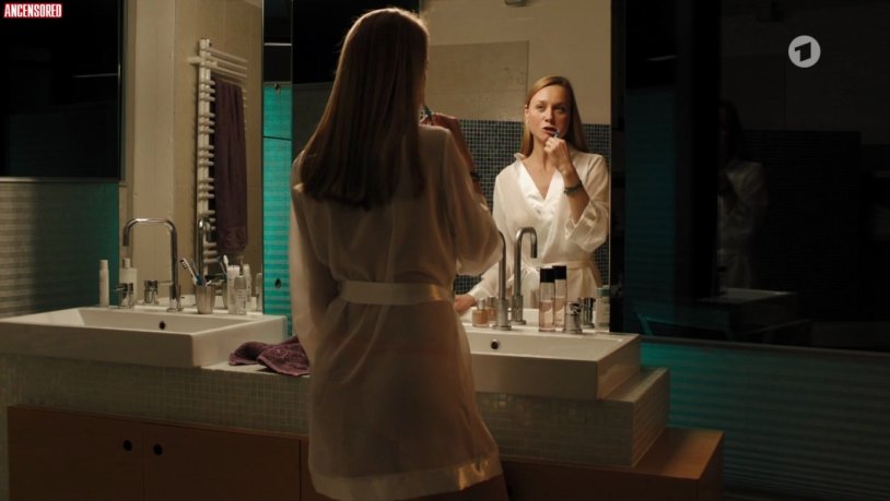 Anna Azerli 2019 Babes in Toyland Peteity Charity Red Carpet