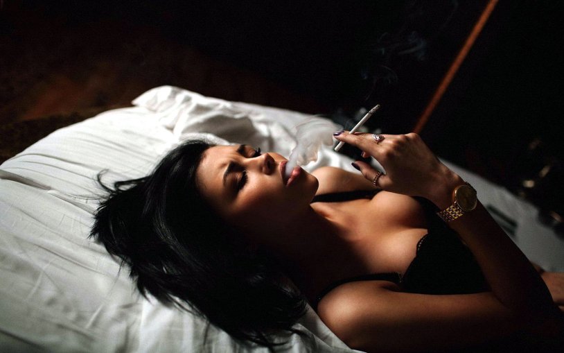 Beautiful half -naked girls