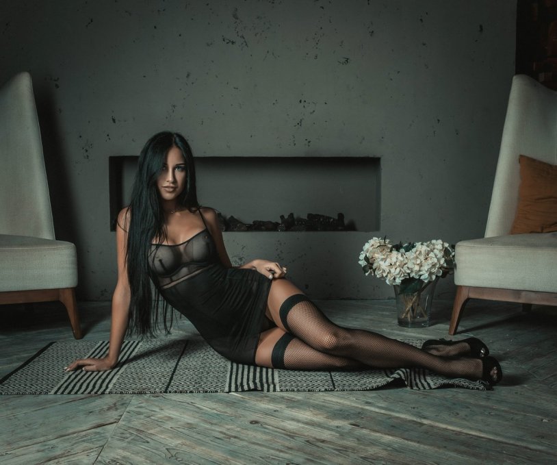 Wet body of the girl