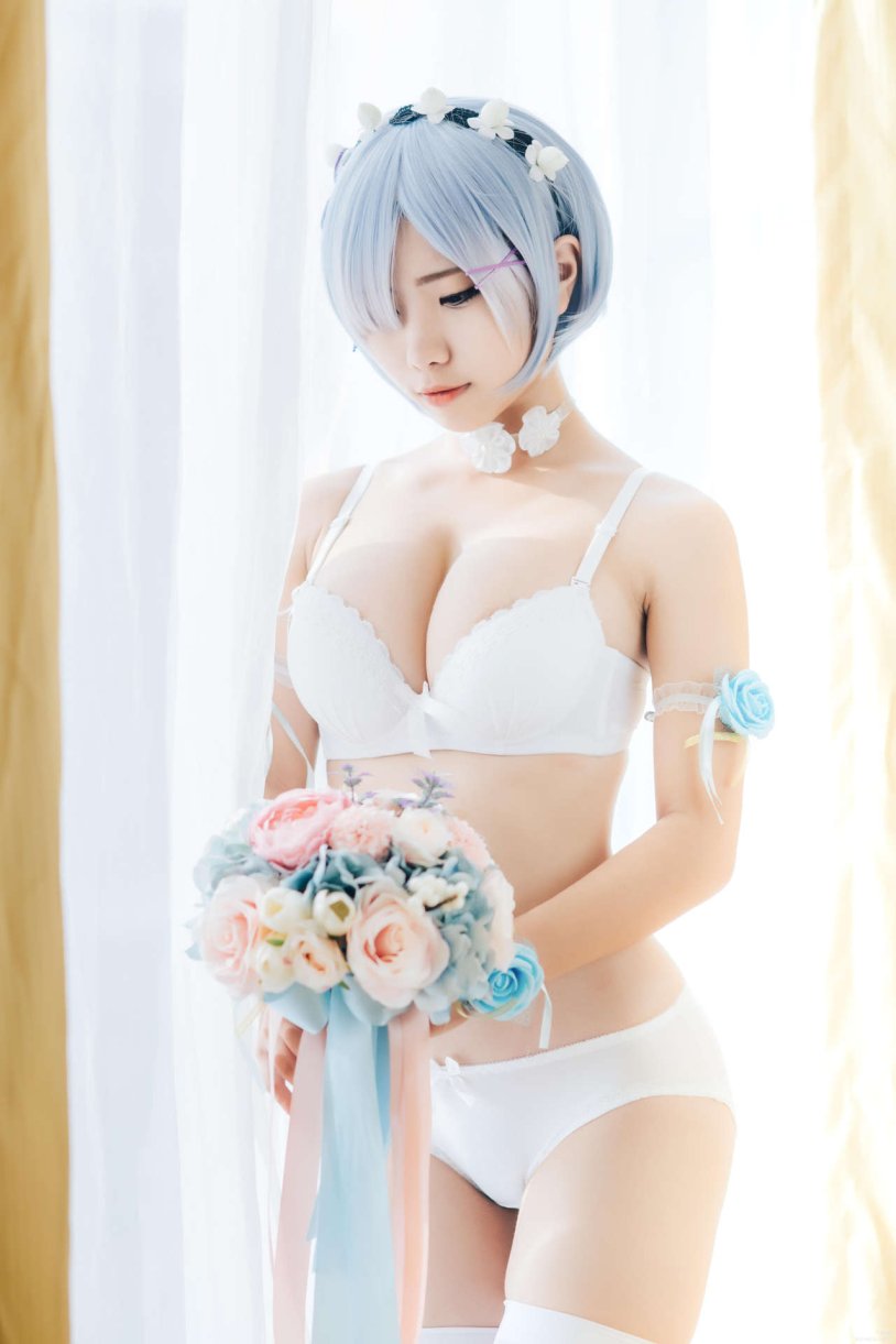 Ram R Zero Cosplay 18