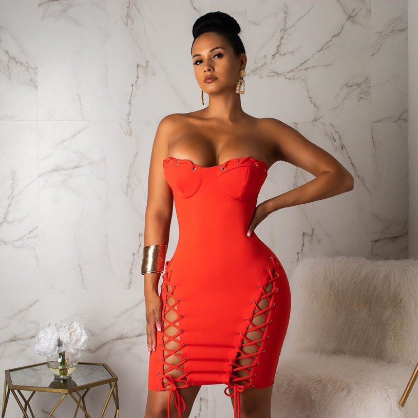 Beautiful girls on your computer desktop