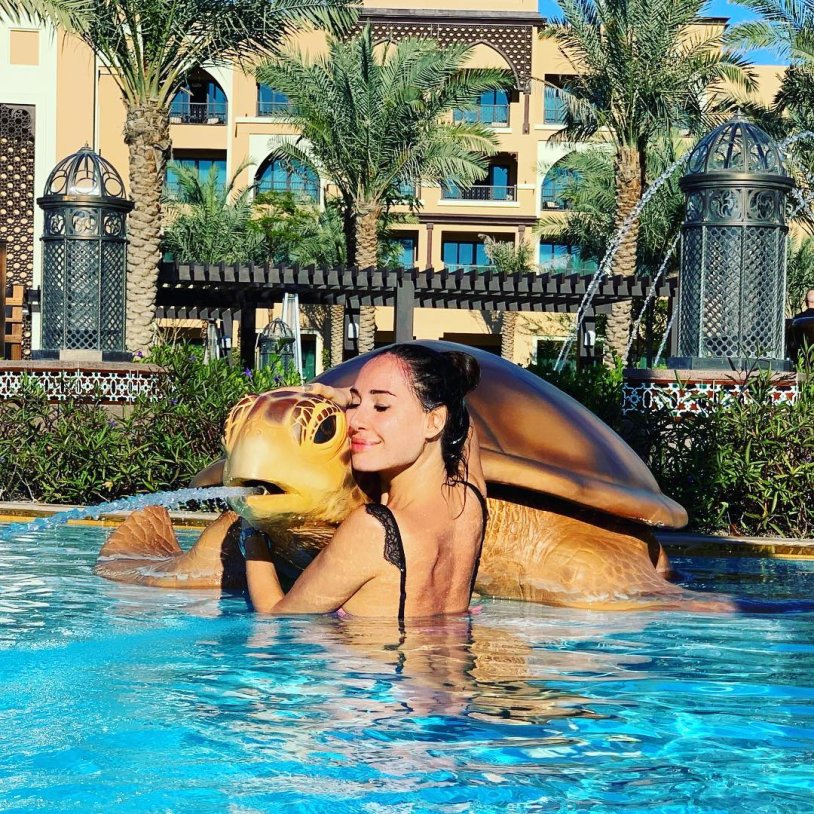 Nazeni Hovhannisyan Feet