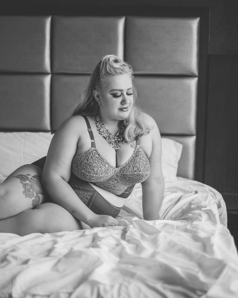 Carla James Sayz Plus naked