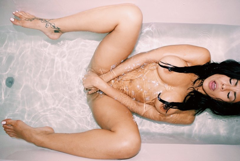 Naked, figured women