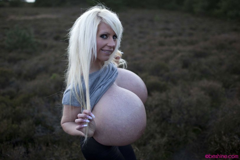 Myra Hills without clothes