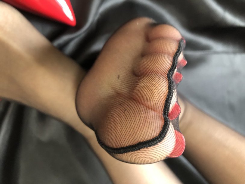 Mandy Flawers Nylon Feet