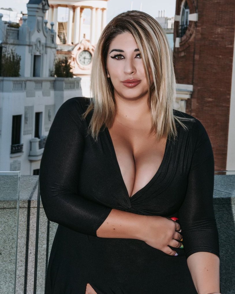 Natalia Lausano Model Plus Saiz