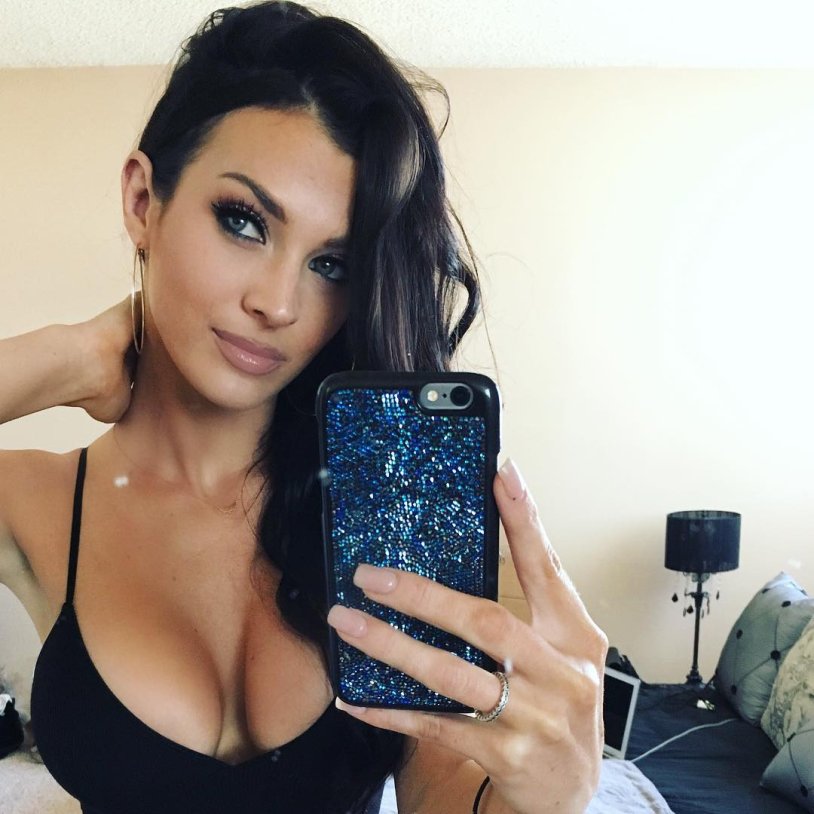 Andjela Keleman singer