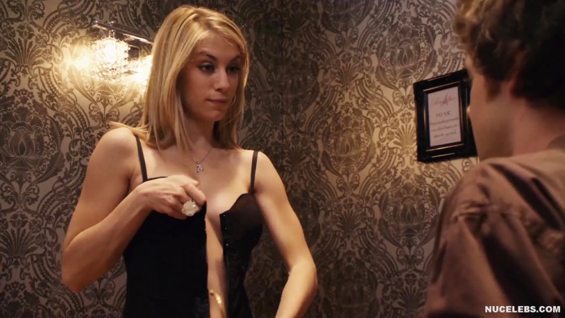 Emma Roberts Naked in the movies