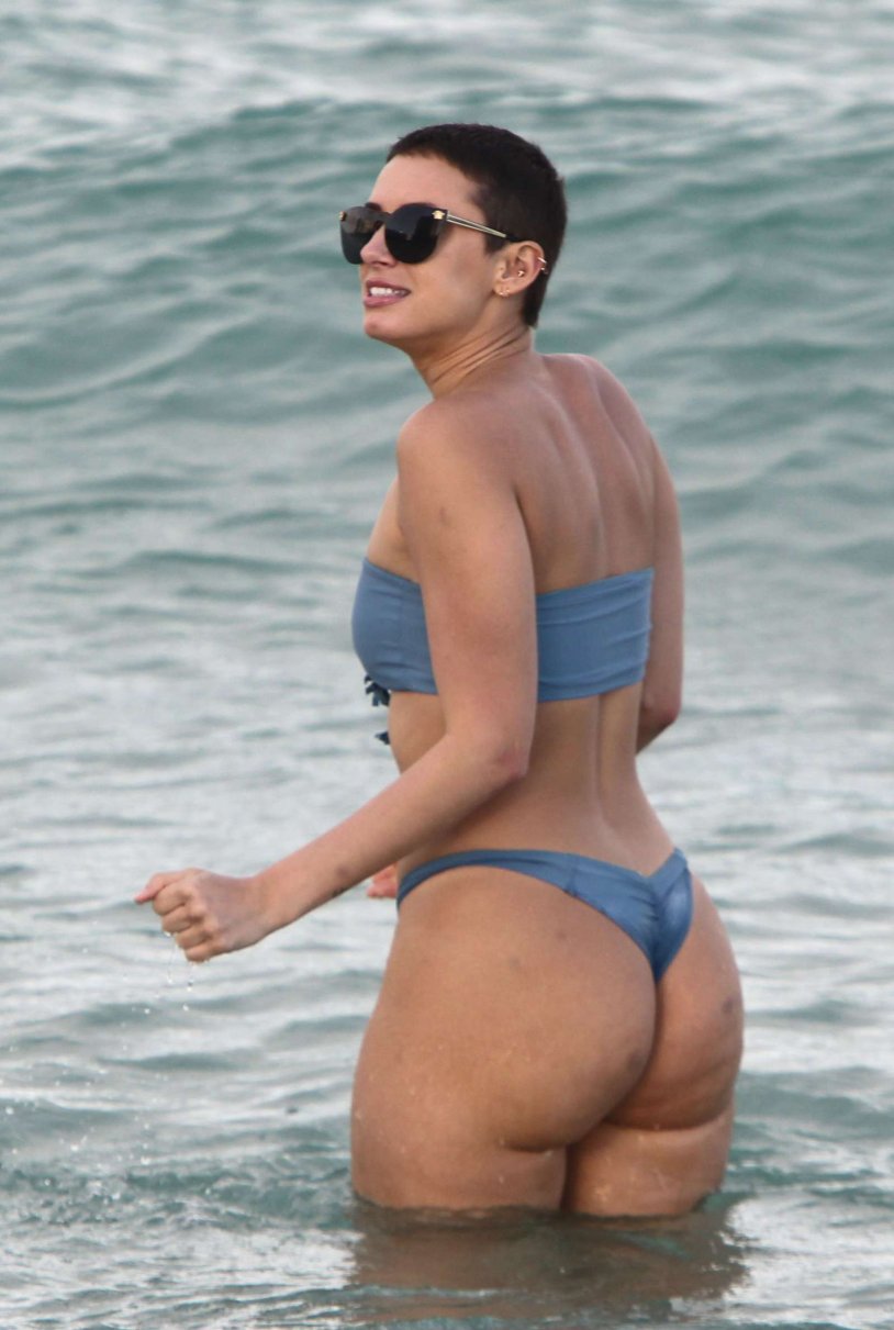 YESJULZ Julieanna Goddard