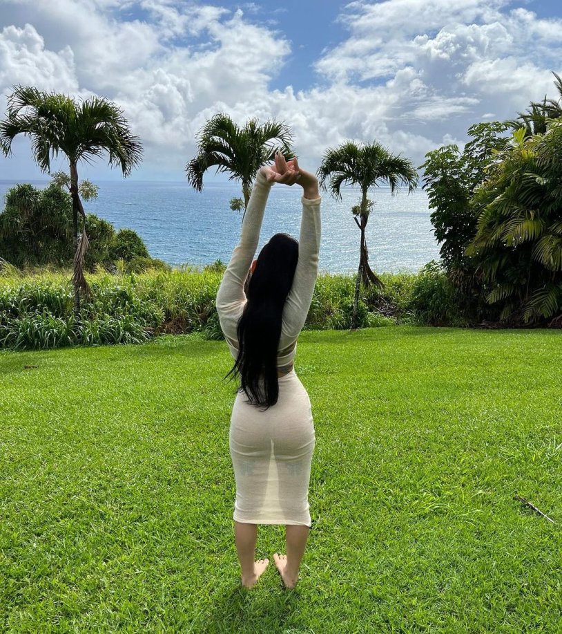 Bella Poarch 18 Plum