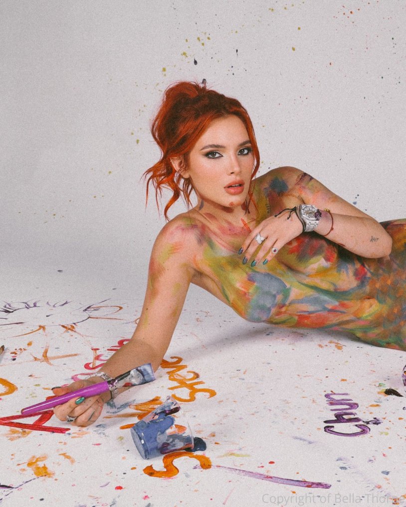 Bella Thorne Naked on the desktop