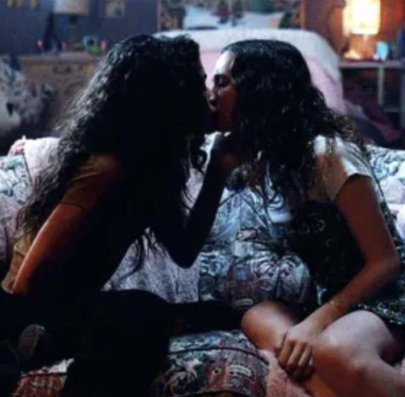 Zendaya and Jules kiss