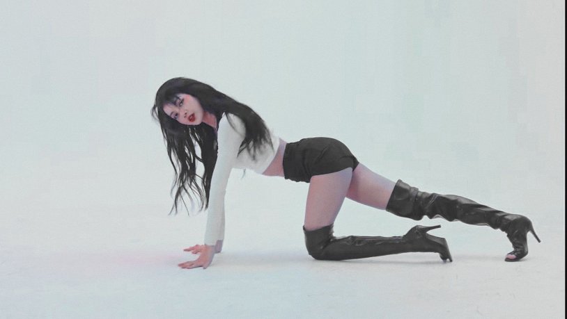 Jenny from Blackpink Playing with Fire