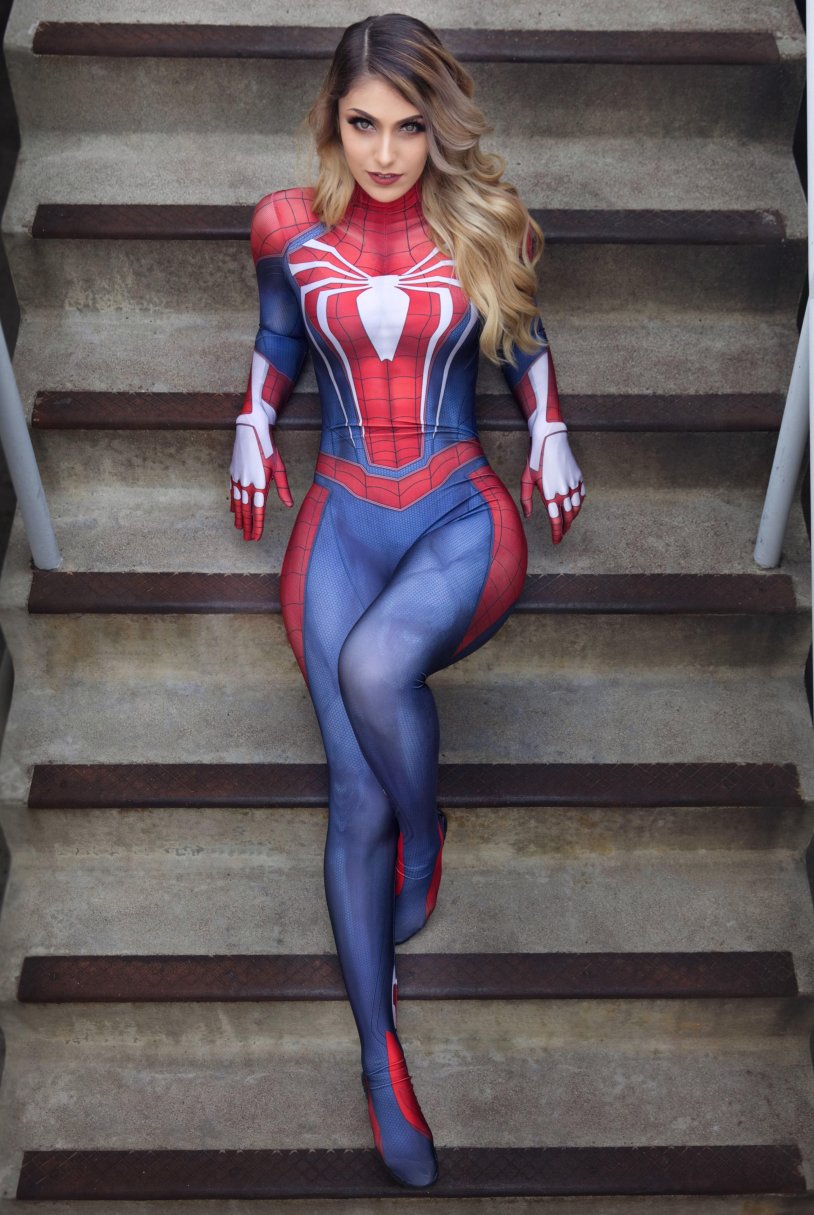 Elise Laurenne cosplay