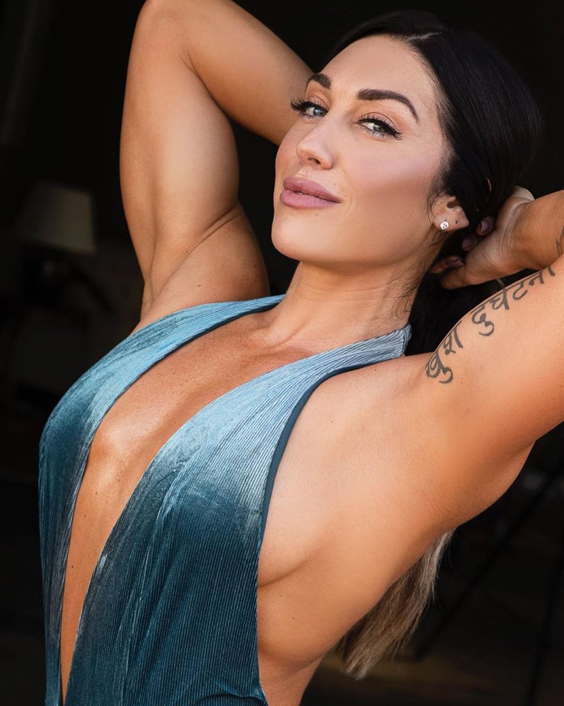 Ashley Perlman in leggings