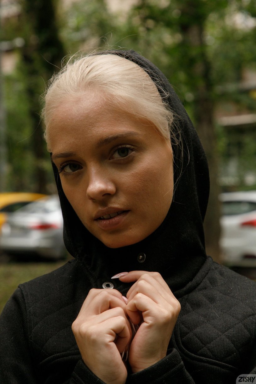 Ekaterina Mozhina model nude