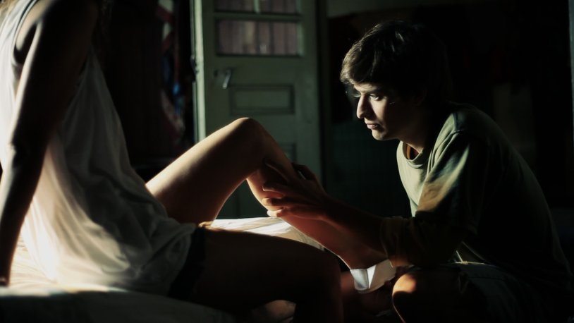 Naked actress Katherine Waterston