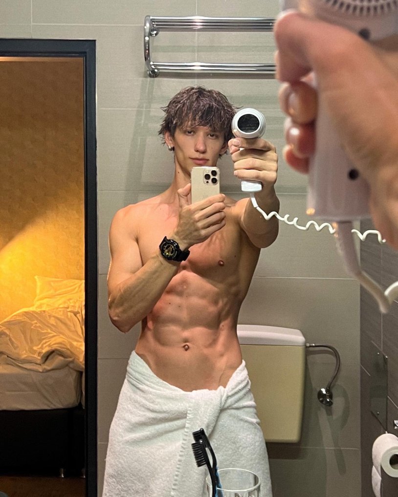 Andrii Levchenko naked