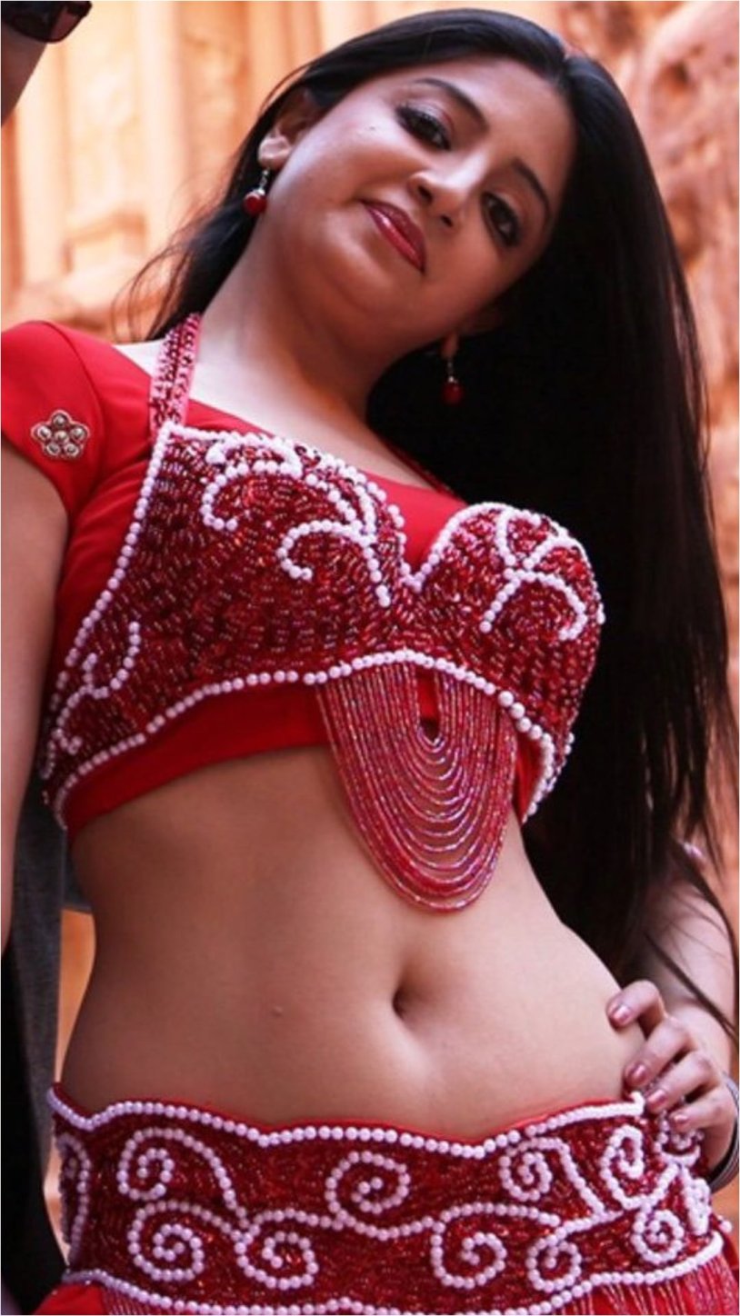 Hansika Motvani Kissing