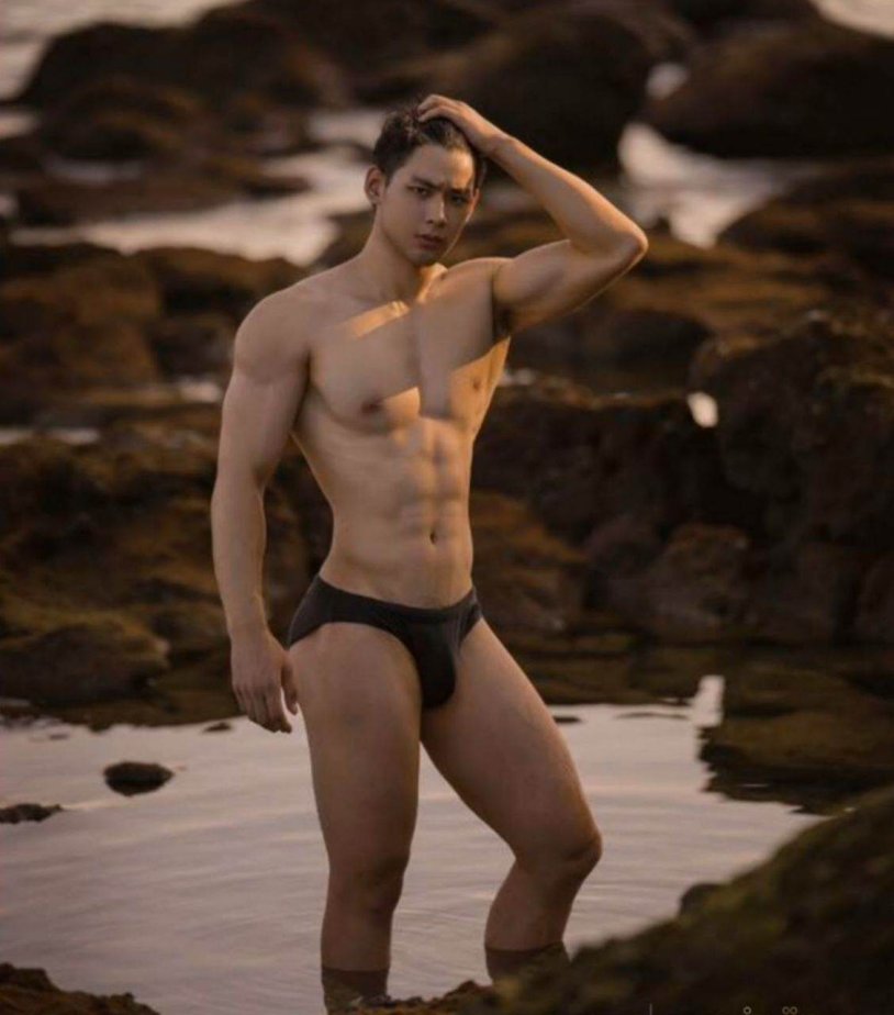 Adonisjing Abstinence