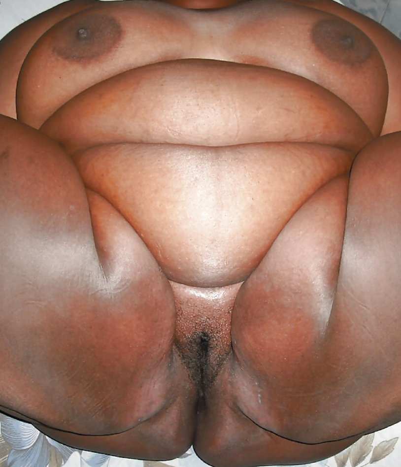 Naked mature with thick legs