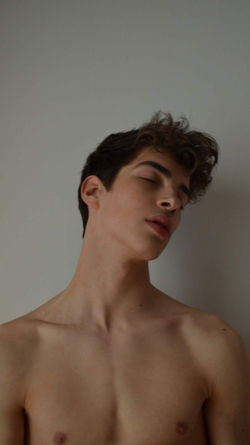 Manu Rios with a heart