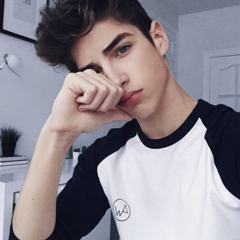 Manu Rios in the pool