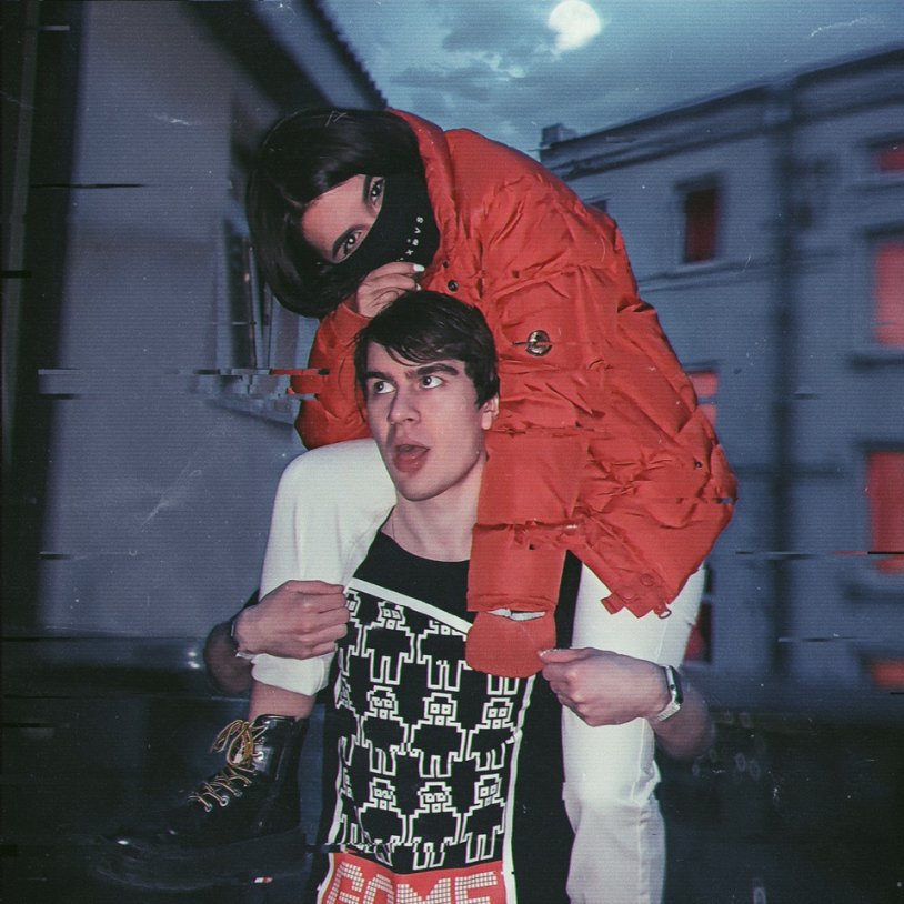 Tenderlybae in the hall