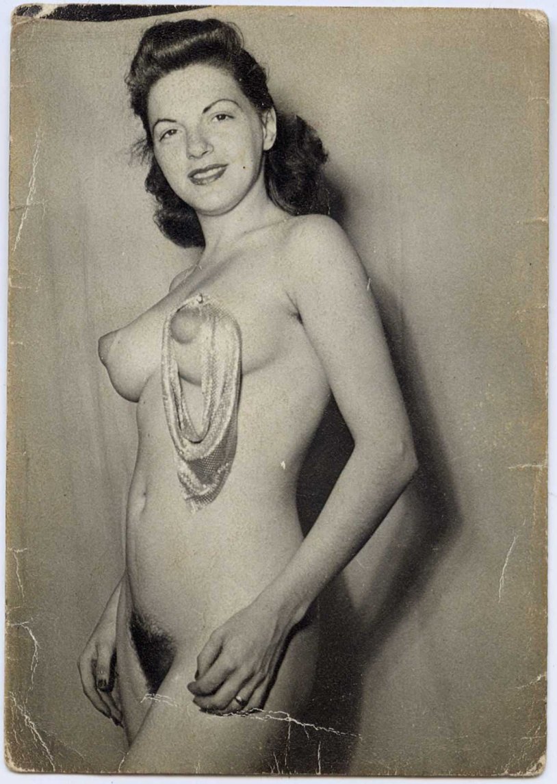 Naked women in Retro bed