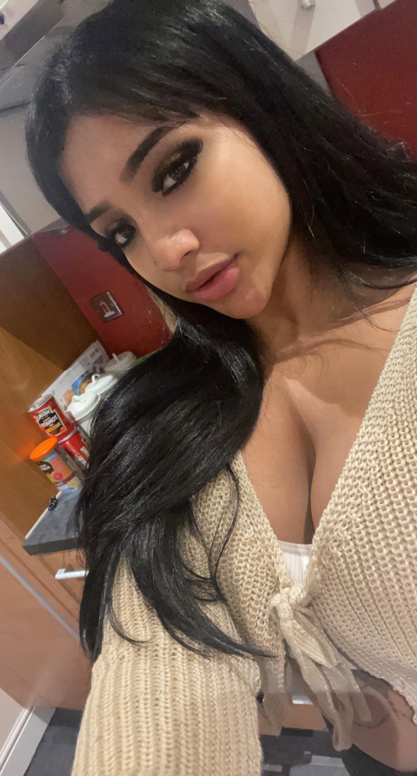 The guy took a picture with porn actresses