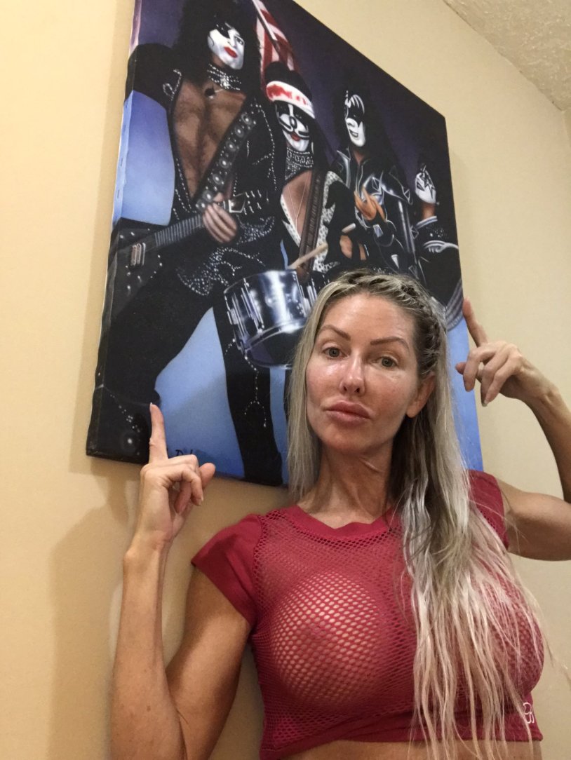 Ashley Graham with mom